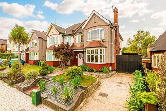 4 Bedroom Semi-Detached House For Sale In Perry Rise, Forest Hill, SE23