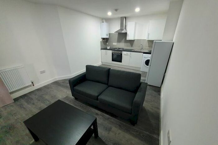 Studio To Rent In Richard Street, Cathays, Cardiff, CF24