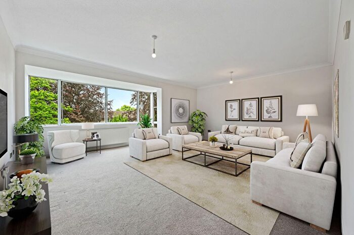 2 Bedroom Flat To Rent In White Lodge Close, Sutton, SM2