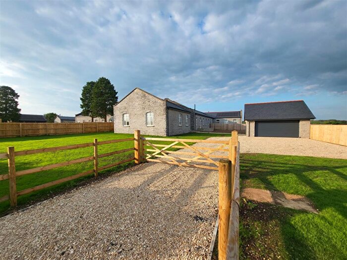 7 Bedroom Barn Conversion For Sale In Watts Quarry Lane, Somerton, TA11
