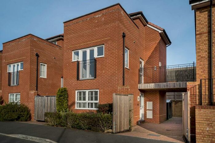 3 Bedroom Semi-Detached House To Rent In St. Wilfred Drive, East Cowes, PO32