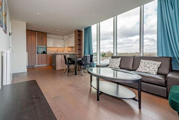 2 Bedroom Apartment For Sale In Hamond Court, Queenshurst Square, KT2
