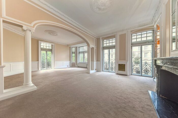 4 Bedroom Flat To Rent In - Queens Gate, London, SW7