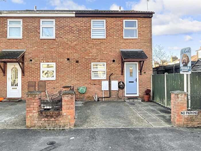 3 Bedroom Semi Detached House For Sale In Alma Road, Eccles, Aylesford, Kent, ME20