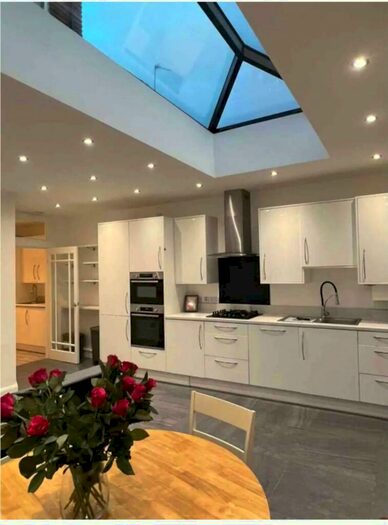 2 Bedroom Apartment To Rent In The Roundway, London, N17