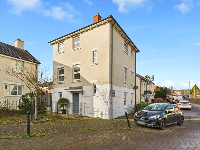 3 Bedroom Link Detached House For Sale In Saxon Close, Crediton, Devon, EX17