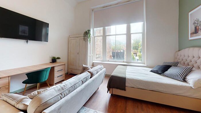 1 Bedroom Flat To Rent In Princes Road, Liverpool, Merseyside, L8