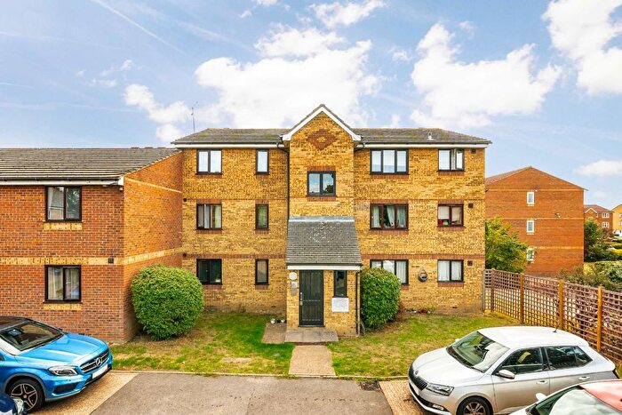 Studio For Sale In Redford Close, Feltham, TW13