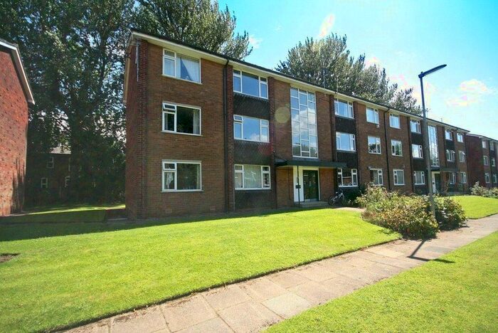 2 Bedroom Apartment To Rent In Barlow Moor Court, Didsbury, Manchester, M20