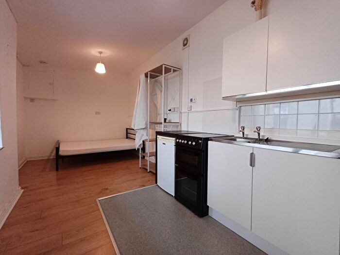 Studio To Rent In Llantrisant Street, Cathays, Cardiff, CF24