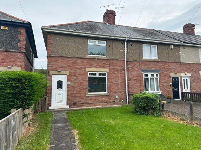 3 Bedroom Semi-Detached House To Rent In Bell Grove, Camperdown, NE12