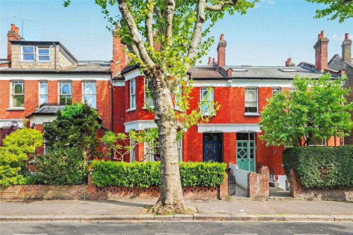 2 Bedroom Flat For Sale In Stapleton Hall Road, London, N4