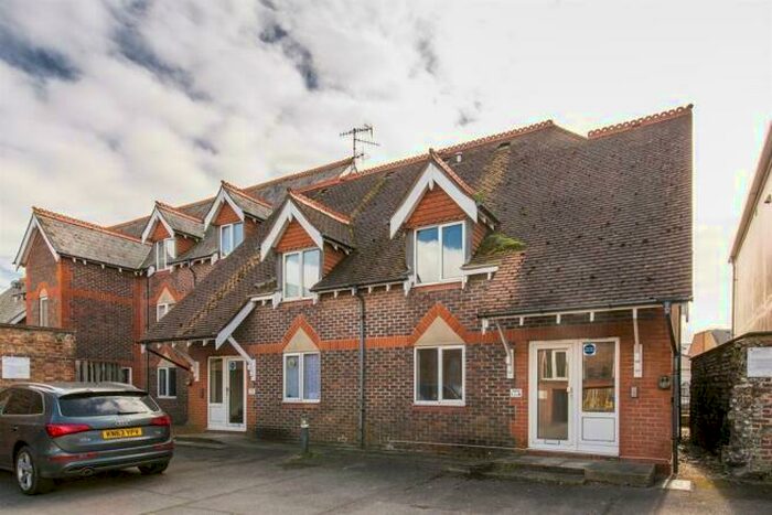 1 Bedroom Apartment To Rent In Little High Street, Worthing, BN11