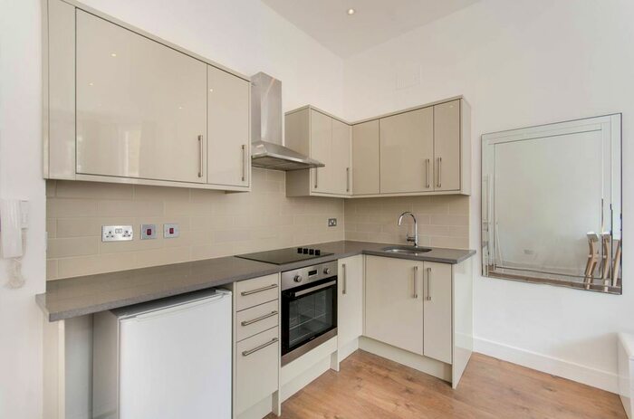 Studio To Rent In Nevern Place, Earls Court, London, SW5