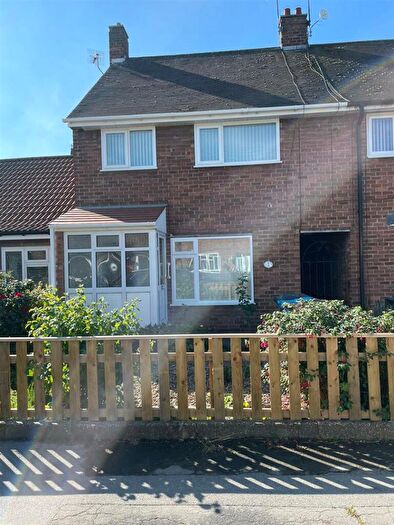 3 Bedroom House To Rent In Bothwell Grove, Greatfield, Hull, HU9