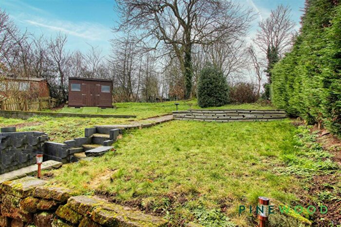 3 Bedroom End Of Terrace House For Sale In Harvey Road, Chesterfield, Derbyshire, S41