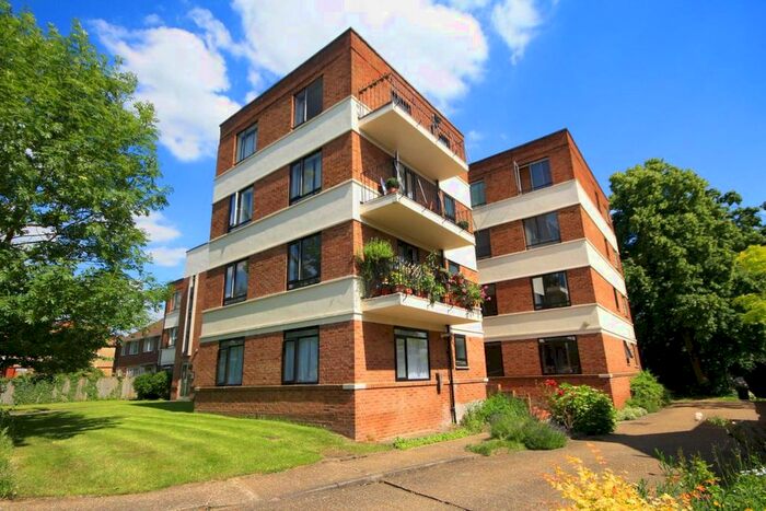 2 Bedroom Flat To Rent In Rathgar Avenue, London, W13