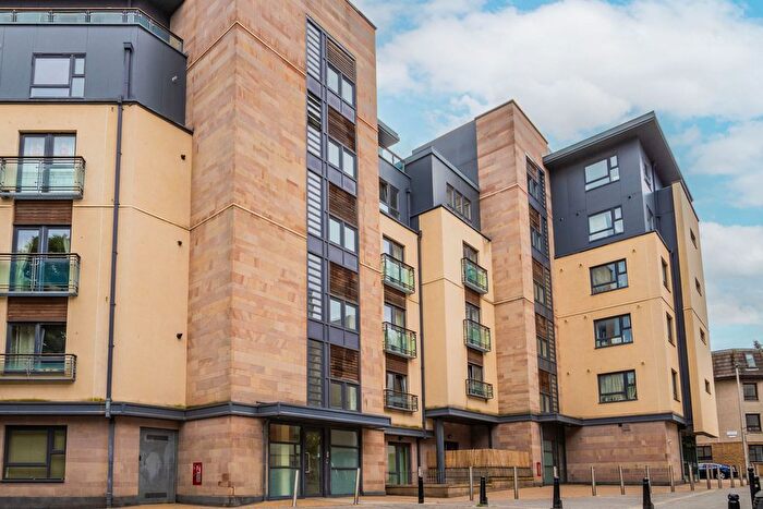 2 Bedroom Flat For Sale In West Tollcross, Edinburgh, EH3