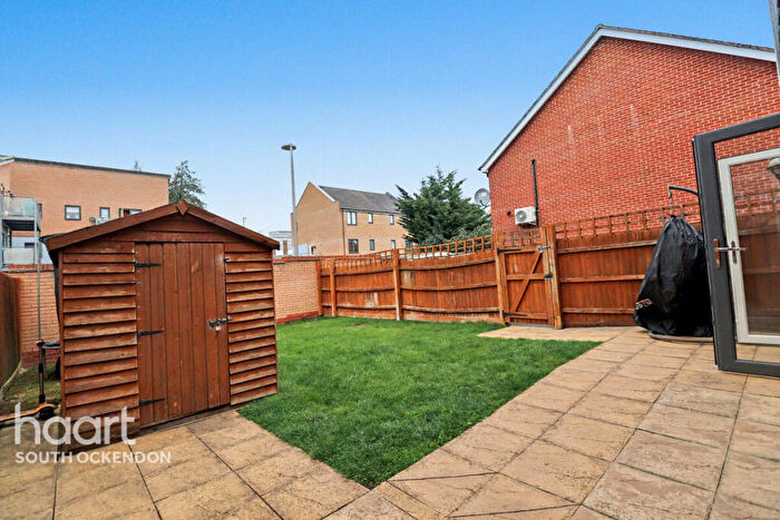 3 Bedroom Detached House For Sale In Anglia Way, South Ockendon, RM15