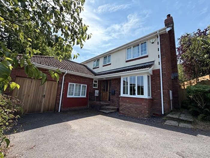 4 Bedroom Detached House For Sale In Linhay Close, Honiton, EX14