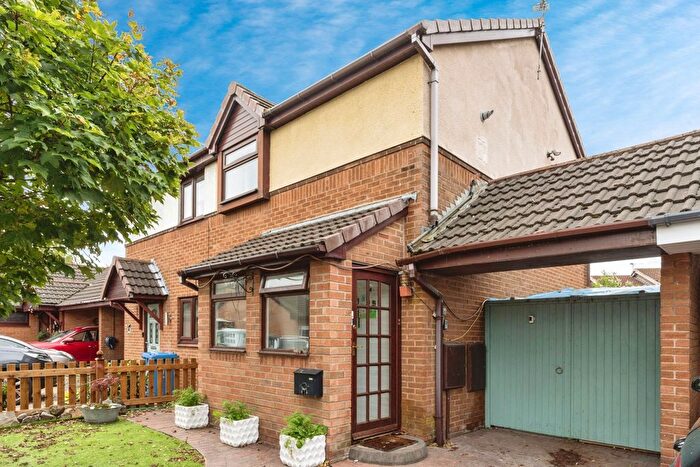 2 Bedroom Semi-detached House For Sale In Tasman Close, Old Hall, Warrington, Cheshire, WA5