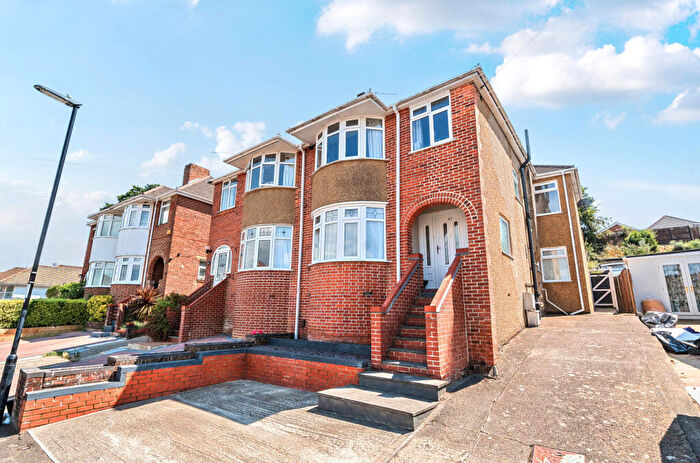 4 Bedroom Semi Detached House For Sale In Gainsford Road, Bitterne, Southampton, Hampshire, SO19
