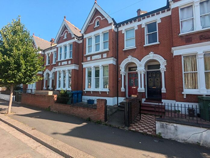 4 Bedroom Property To Rent In Holmdene Avenue, Herne Hill, London, SE24