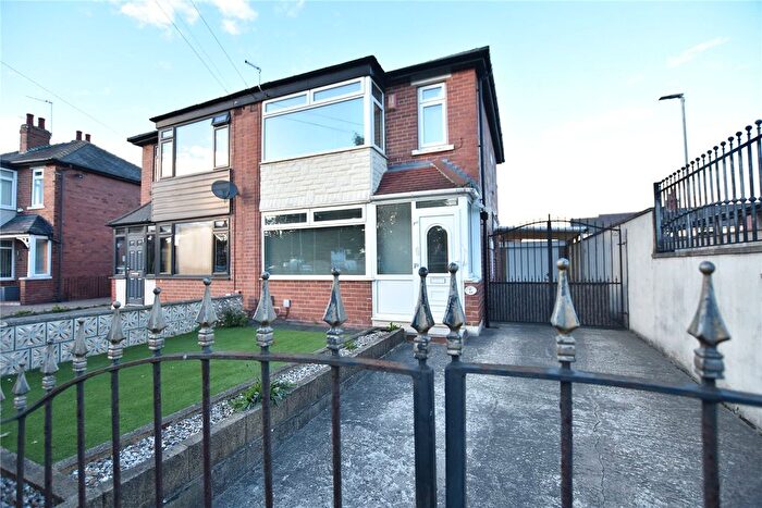 3 Bedroom Semi Detached House For Sale In Somerville Green, Leeds, West Yorkshire, LS14