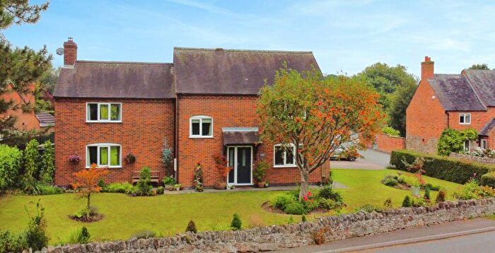 4 Bedroom Detached House For Sale In Ashby Road, Ticknall, DE73