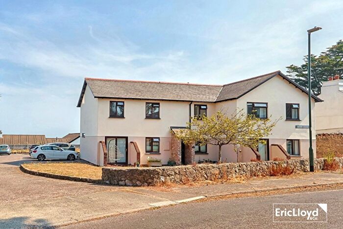 2 Bedroom Flat For Sale In Heath Road, Brixham, TQ5