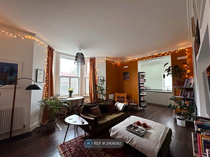 2 Bedroom Flat To Rent In Tynemouth House, London, N15