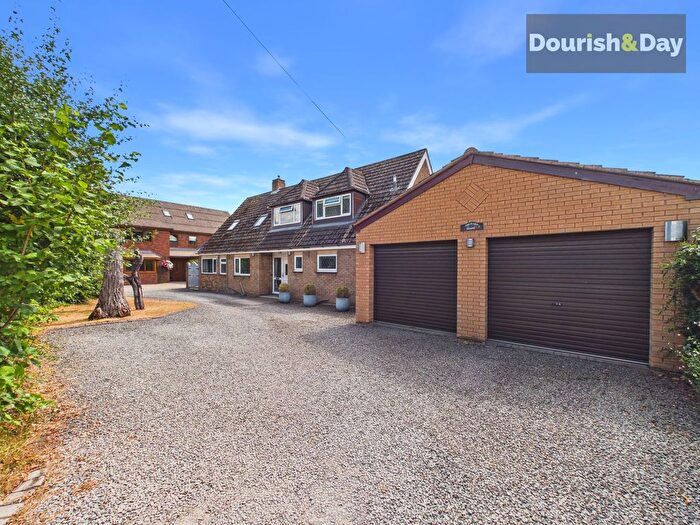 4 Bedroom Detached House For Sale In Top Road, Acton Trussell, Stafford, ST17
