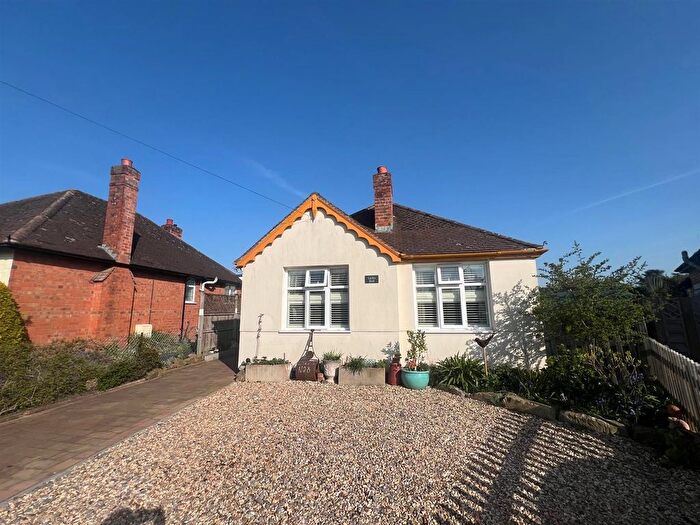 3 Bedroom Detached Bungalow For Sale In Hayslan Green, Malvern, WR14