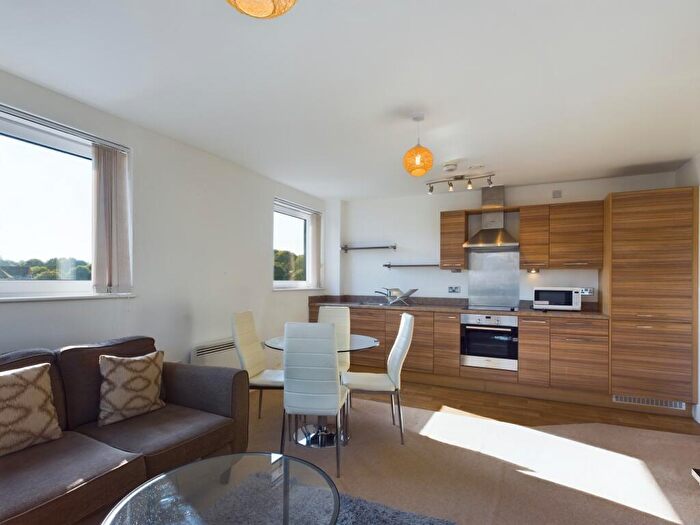 2 Bedroom Flat To Rent In Bell Barn Road, Edgbaston, Birmingham, B15