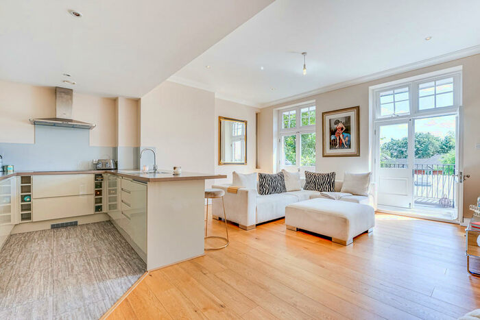 2 Bedroom Apartment To Rent In St Cross Chambers, EN11