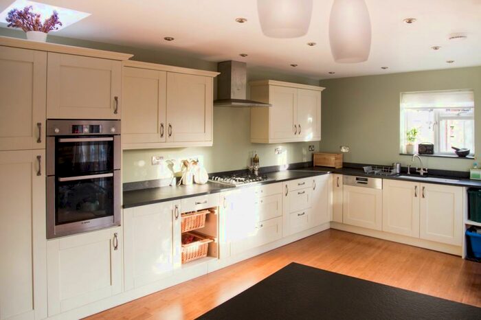 3 Bedroom Semi-Detached House To Rent In Court Oak Grove, Harborne, Birmingham, West Midlands, B32