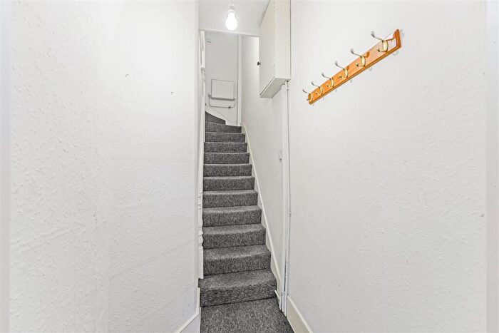 1 Bedroom Flat To Rent In Forest Road, Walthamstow, E17