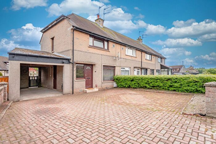 2 Bedroom End Of Terrace House For Sale In Netherhills Avenue, Aberdeen, AB21