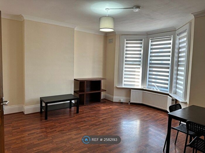 2 Bedroom Flat To Rent In Bushey Road, London, E13