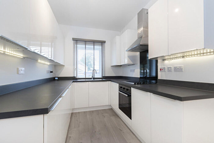 4 Bedroom Semi Detached House To Rent In Newdawn Place, Cheltenham, GL51