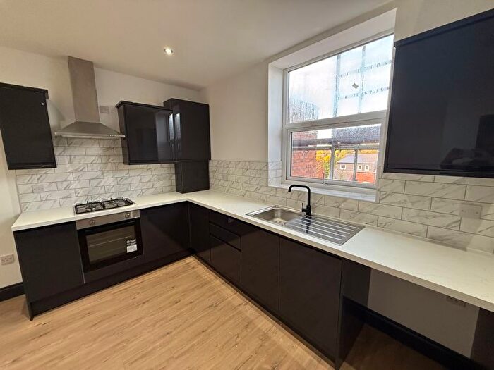 2 Bedroom Flat To Rent In Roundhay Road, Roundhay, Leeds, LS8