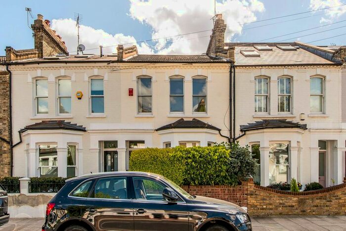 3 Bedroom Maisonette To Rent In Brookville Road, Parsons Green, London, SW6