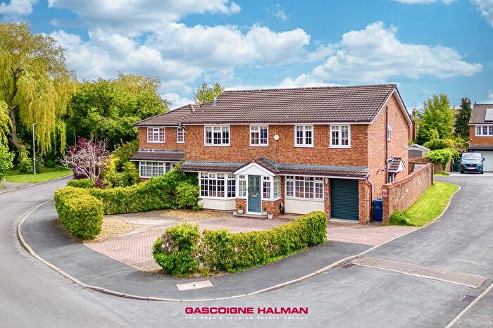5 Bedroom Detached House For Sale In Lyncombe Close, Cheadle Hulme, SK8