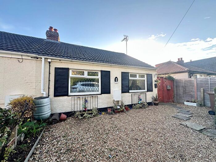 2 Bedroom Semi-Detached Bungalow For Sale In Peatlings Lane, Leverington, Wisbech, PE13