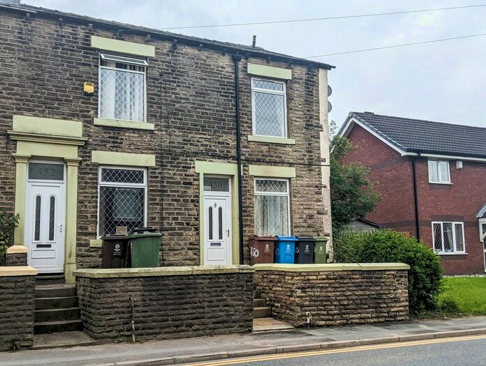 3 Bedroom Terraced House To Rent In Shaw Road, Royton, OL2
