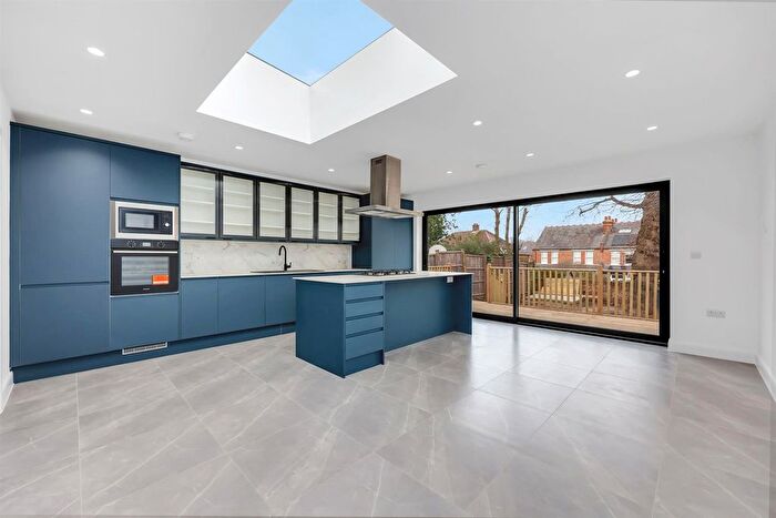 4 Bedroom Semi-Detached House To Rent In Goldsmith Road, London, N11