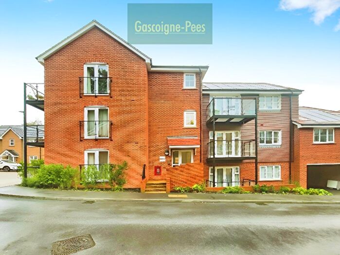 2 Bedroom Property To Rent In Electric Close, Godalming, GU7