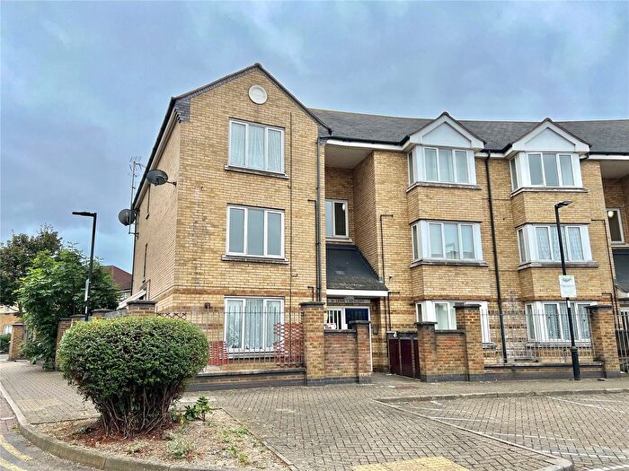 1 Bedroom Flat To Rent In Lena Crescent, London, N9