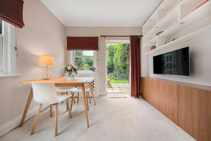 2 Bedroom Flat To Rent In Ramsden Road, Nightingale Triangle, London, SW12