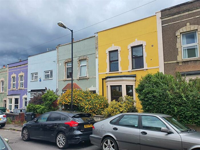 2 Bedroom House To Rent In Hill Street, Totterdown, Bristol, BS3